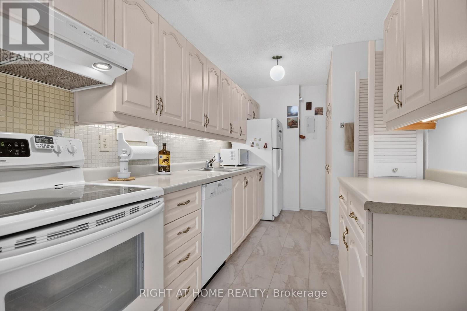 2204 - 1785 Riverside Drive, Ottawa, Ontario  K1G 3T7 - Photo 12 - X13493508