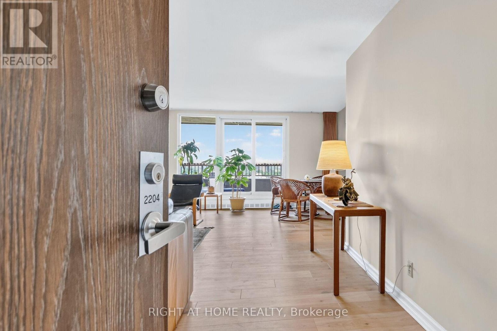 2204 - 1785 Riverside Drive, Ottawa, Ontario  K1G 3T7 - Photo 3 - X13493508