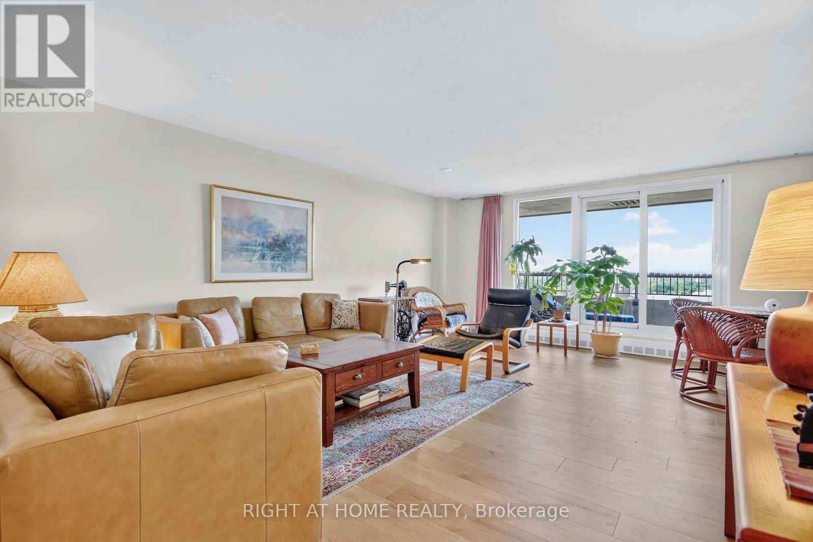 2204 - 1785 Riverside Drive, Ottawa, Ontario  K1G 3T7 - Photo 6 - X13493508