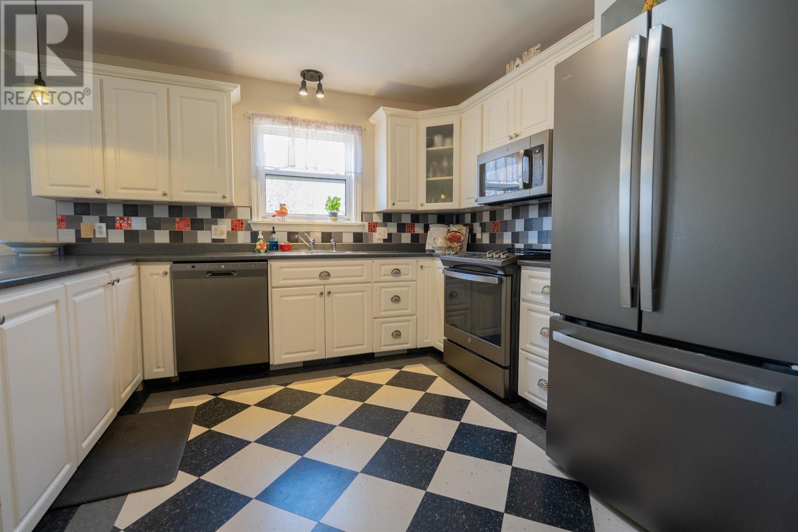 100 Battery Point Drive, Stratford, Prince Edward Island  C1B 2K8 - Photo 7 - 202607966