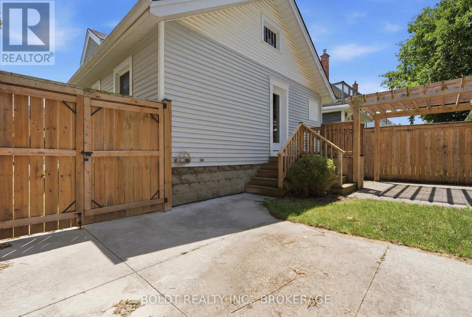 21 Albert Street, St. Catharines, Ontario  L2R 2G6 - Photo 23 - X13493628