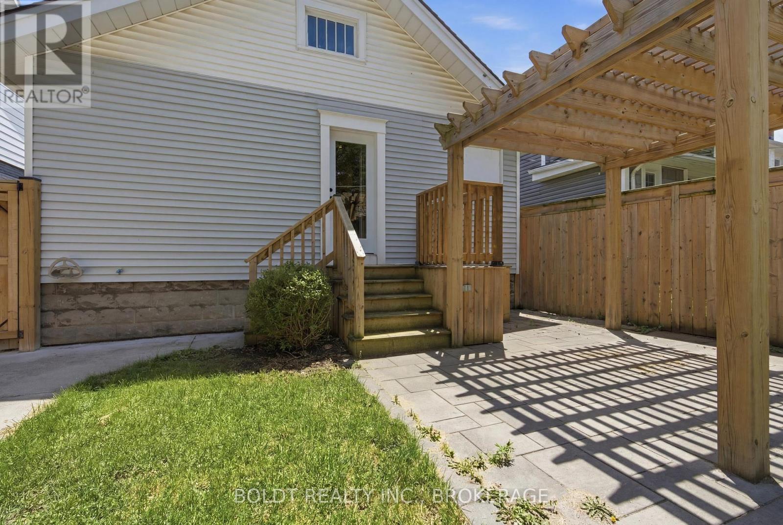 21 Albert Street, St. Catharines, Ontario  L2R 2G6 - Photo 24 - X13493628