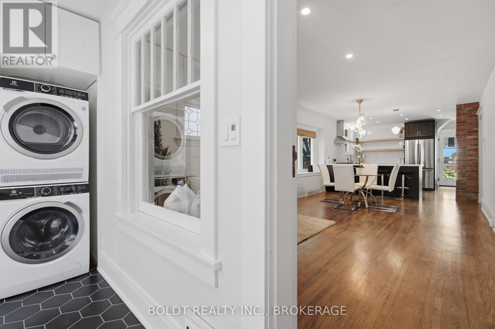 21 Albert Street, St. Catharines, Ontario  L2R 2G6 - Photo 5 - X13493628