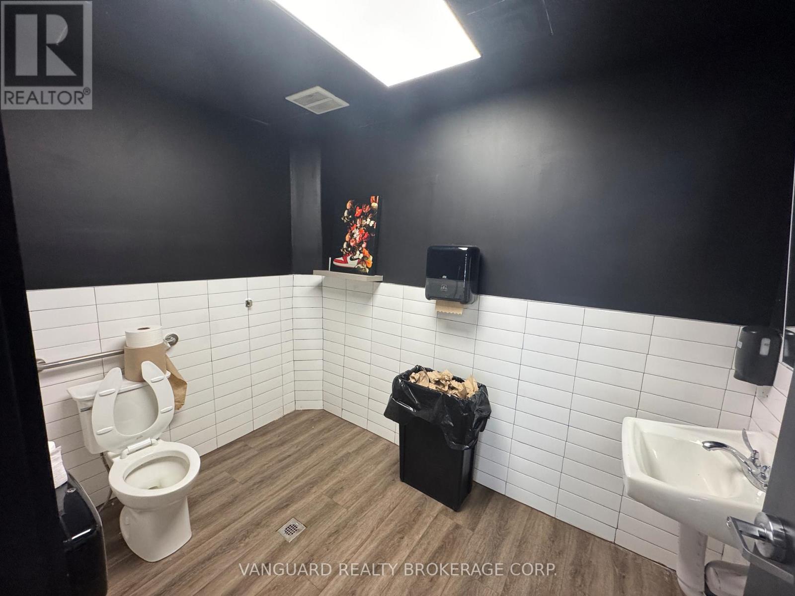 27 Dunlop Street W, Barrie, Ontario  L4N 1A1 - Photo 9 - S13207206