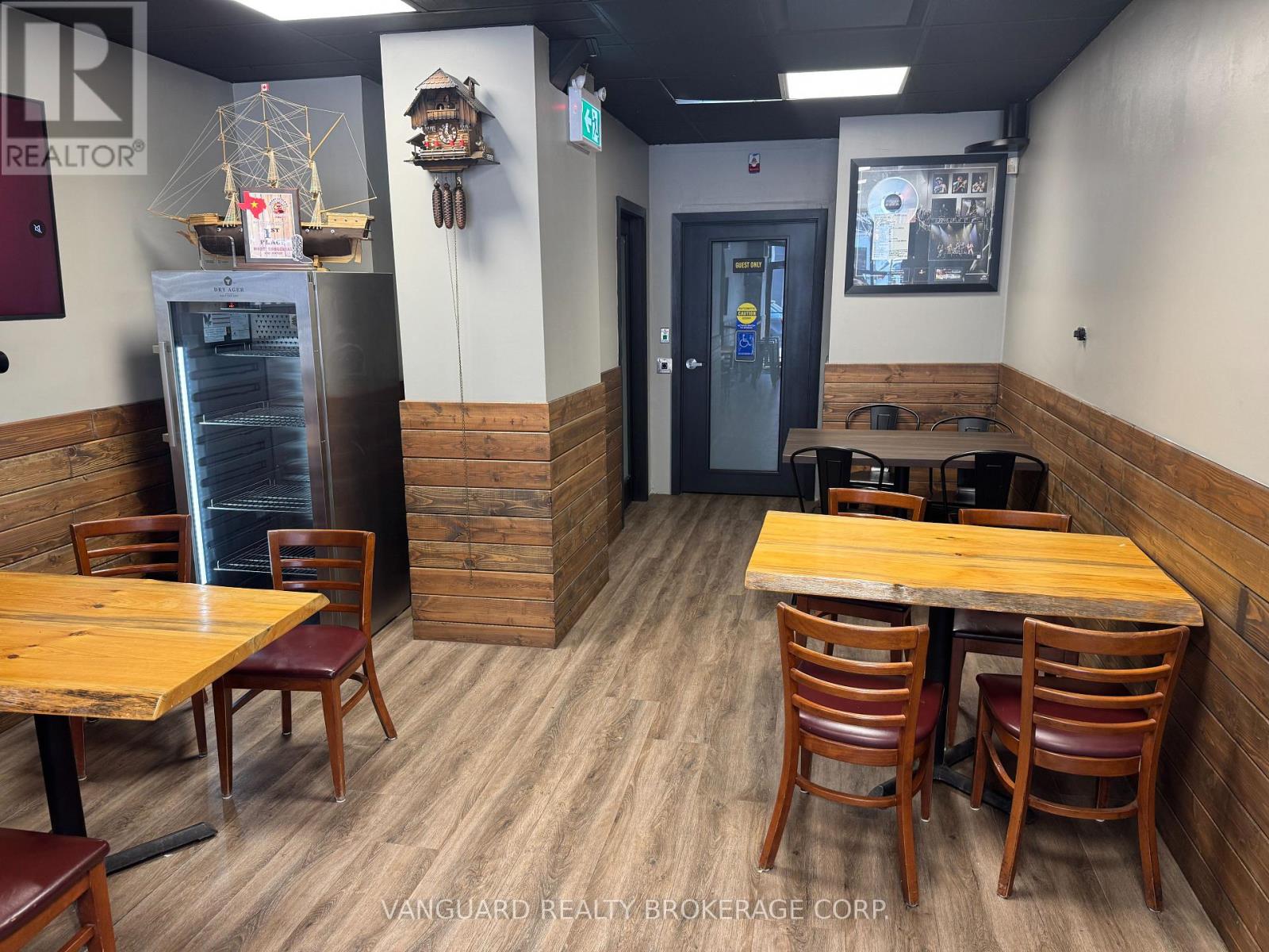 27 Dunlop Street W, Barrie, Ontario  L4N 1A1 - Photo 7 - S13207206