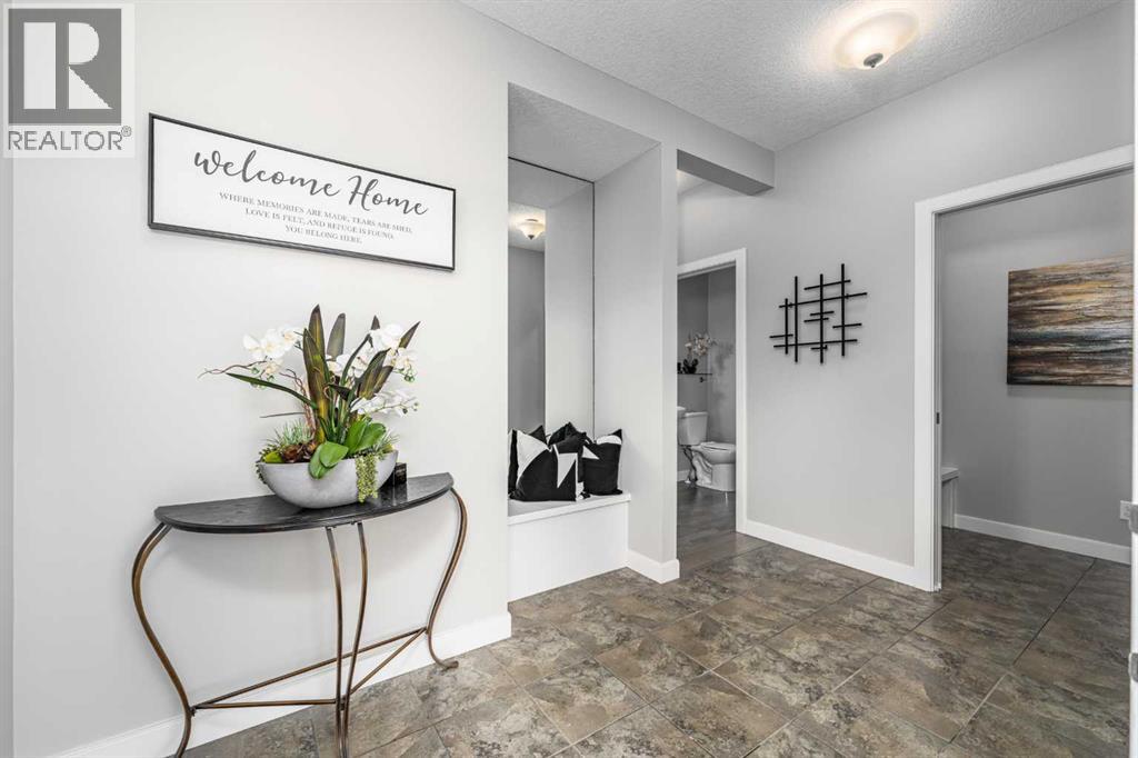 141 Copperpond Bay Se, Calgary, Alberta  T2Z 0R2 - Photo 4 - A2323913