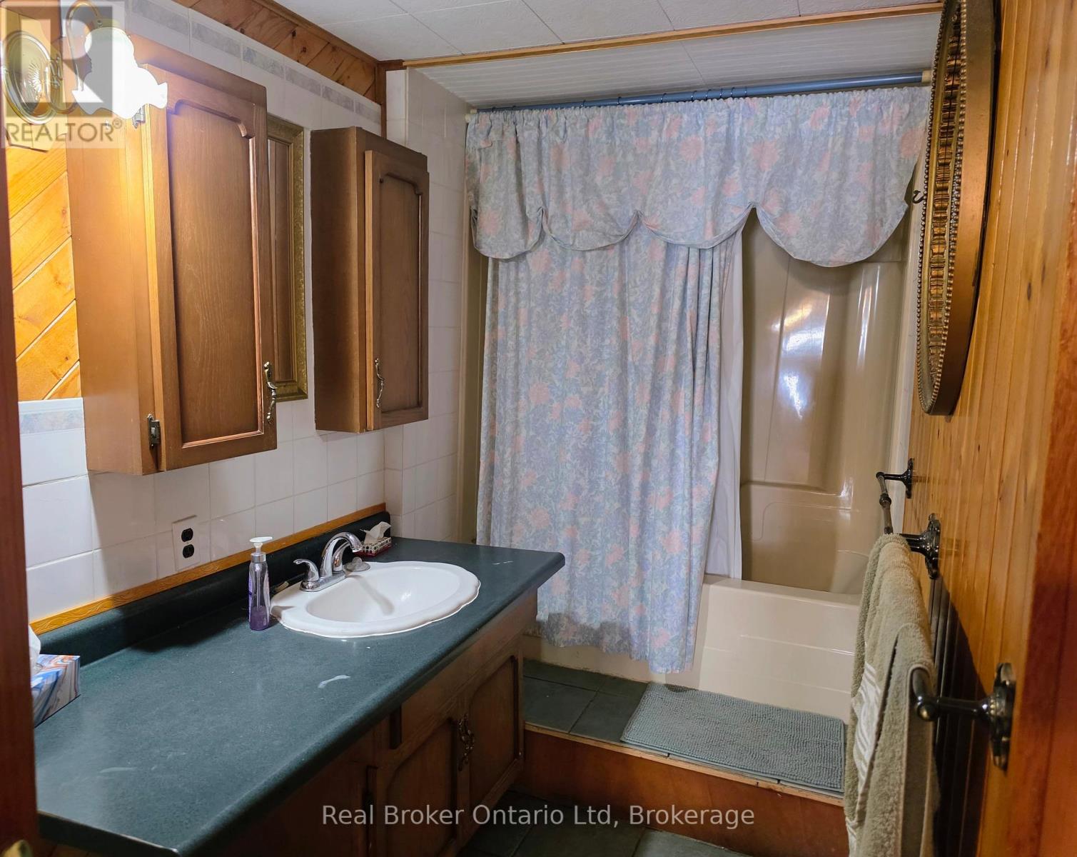 9 Burton Crescent S, South Bruce Peninsula, Ontario  N0H 2G0 - Photo 12 - X13493568