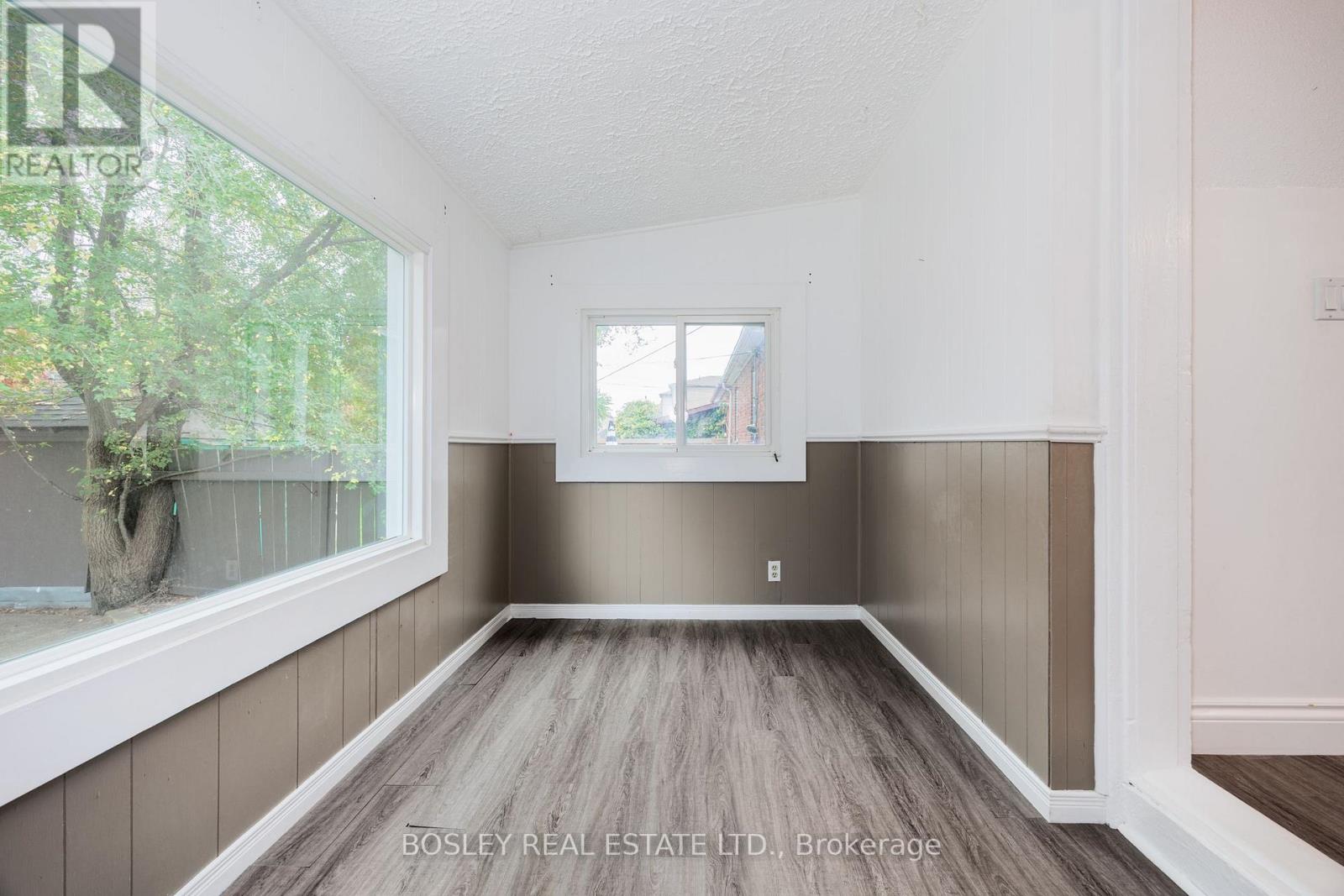 651 Cosburn Avenue, Toronto, Ontario  M4C 2V1 - Photo 16 - E13493622