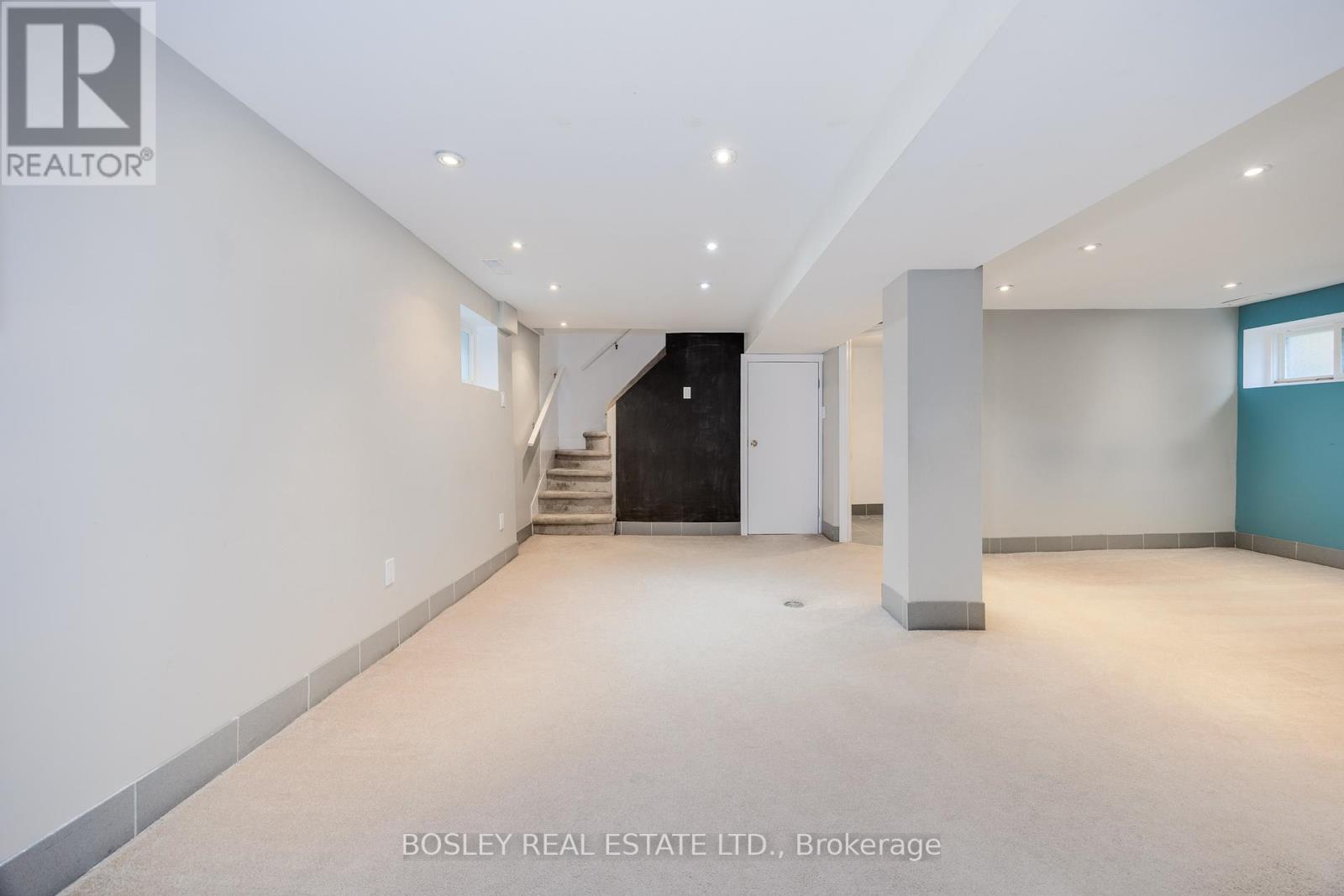 651 Cosburn Avenue, Toronto, Ontario  M4C 2V1 - Photo 21 - E13493622