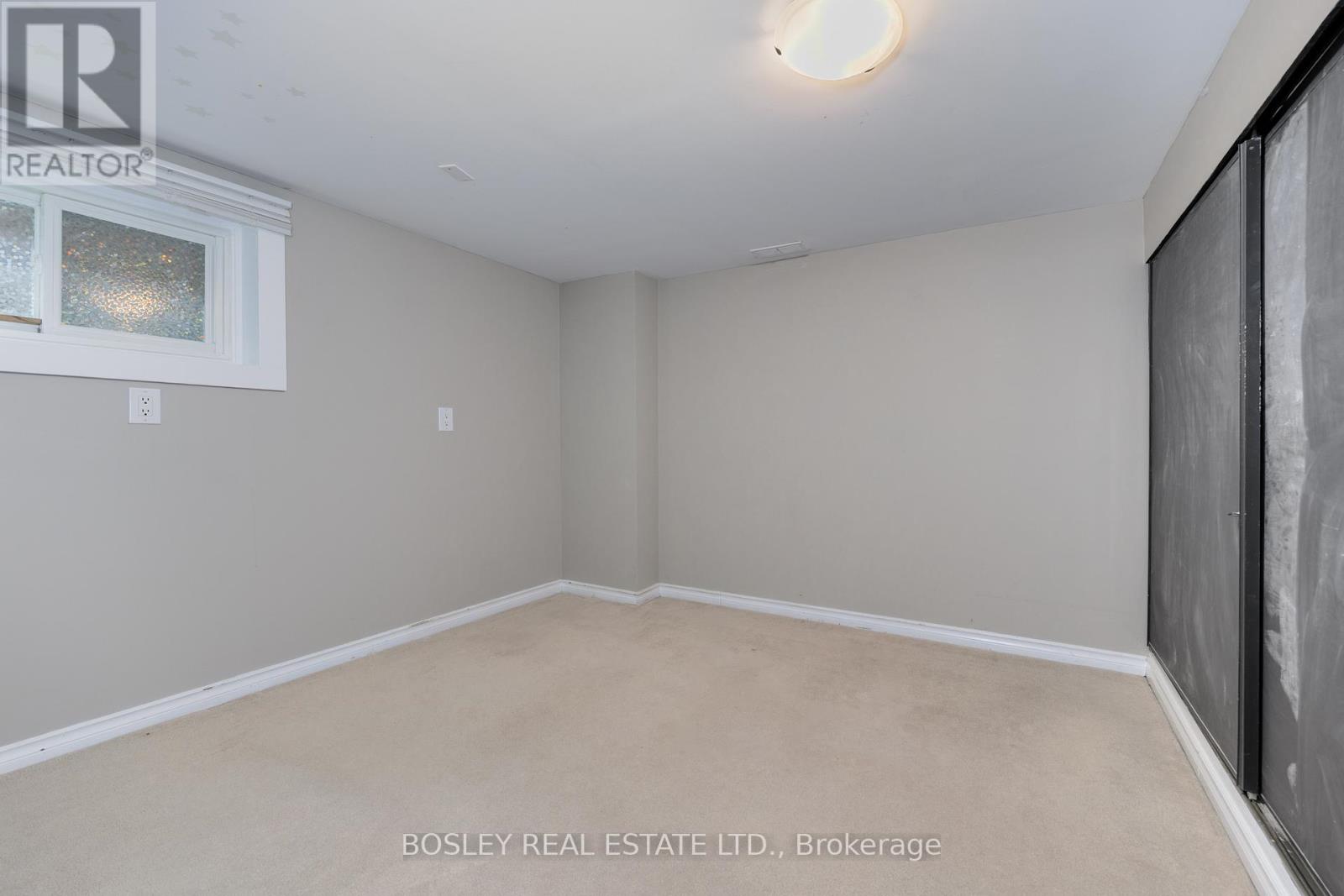 651 Cosburn Avenue, Toronto, Ontario  M4C 2V1 - Photo 22 - E13493622
