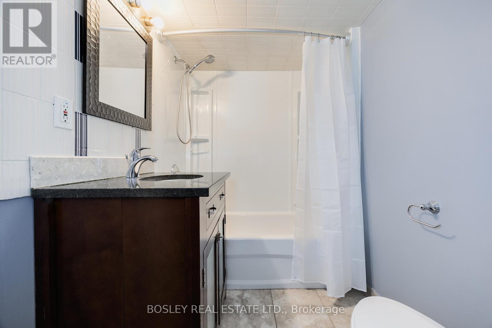 651 Cosburn Avenue, Toronto, Ontario  M4C 2V1 - Photo 24 - E13493622