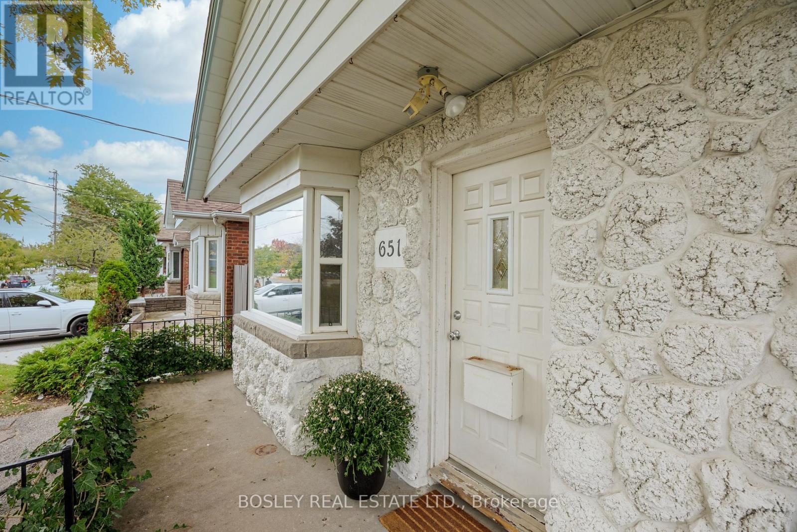 651 Cosburn Avenue, Toronto, Ontario  M4C 2V1 - Photo 29 - E13493622