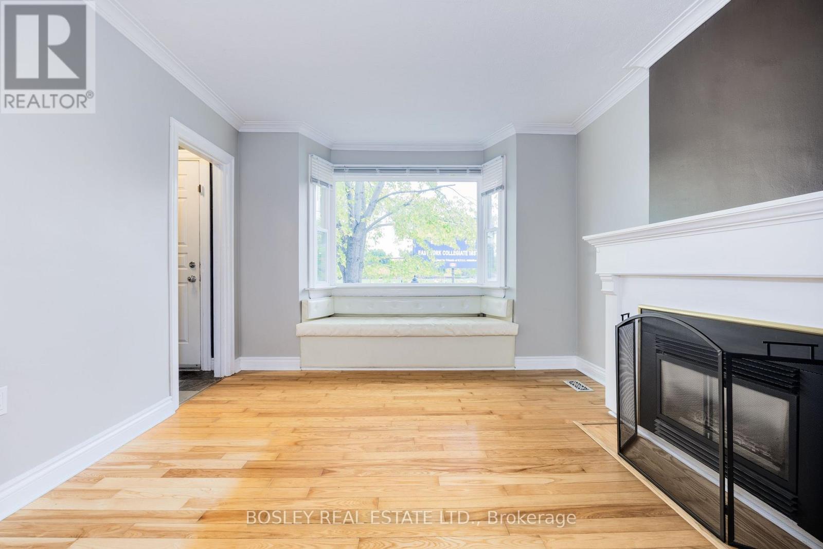 651 Cosburn Avenue, Toronto, Ontario  M4C 2V1 - Photo 4 - E13493622