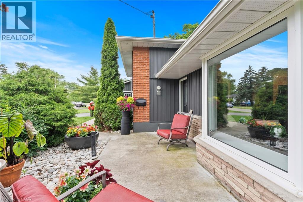 8 Bendamere Drive, Grimsby, Ontario  L3M 2N3 - Photo 5 - 40843139