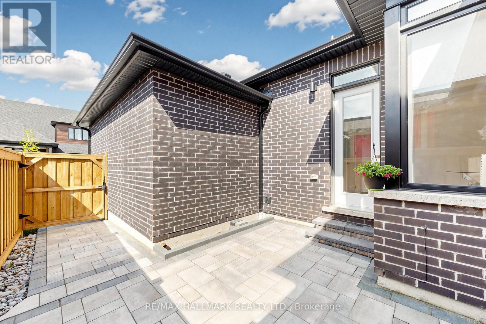 16 Vern Robertson Gate, Uxbridge, Ontario  L9P 0R9 - Photo 39 - N13493554