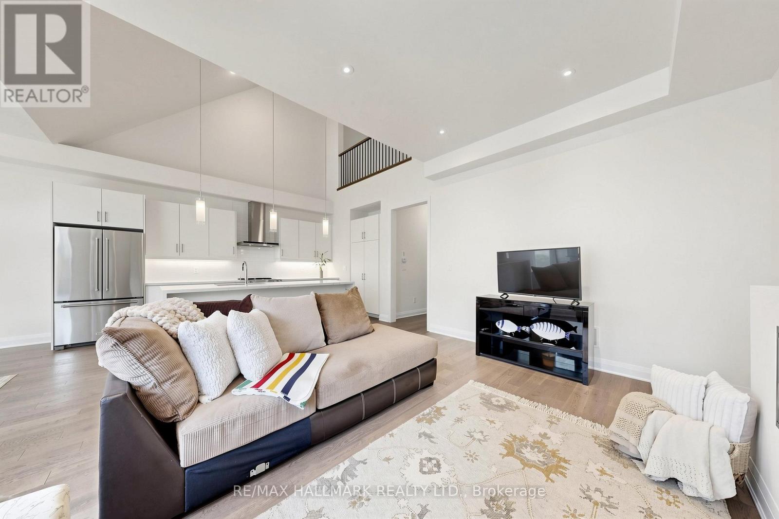 16 Vern Robertson Gate, Uxbridge, Ontario  L9P 0R9 - Photo 6 - N13493554