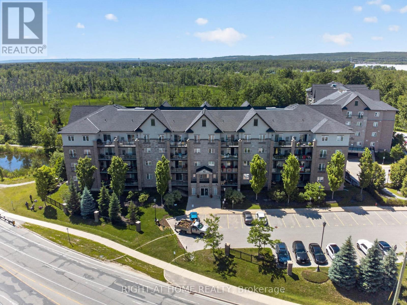 111 - 42 Ferndale Drive S, Barrie, Ontario  L4N 2M5 - Photo 17 - S13493510