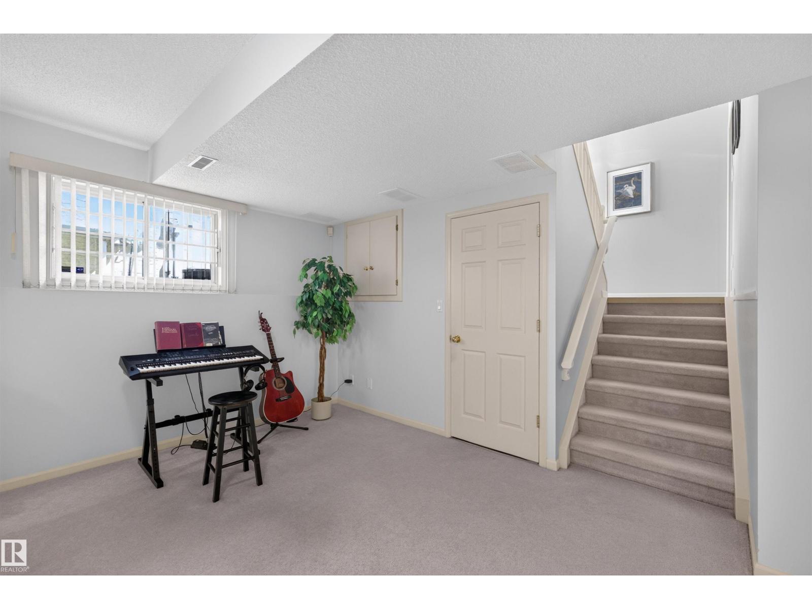 1044 Carter Crest Rd NW, Edmonton, Alberta  T6R 2K2 - Photo 31 - E4495826