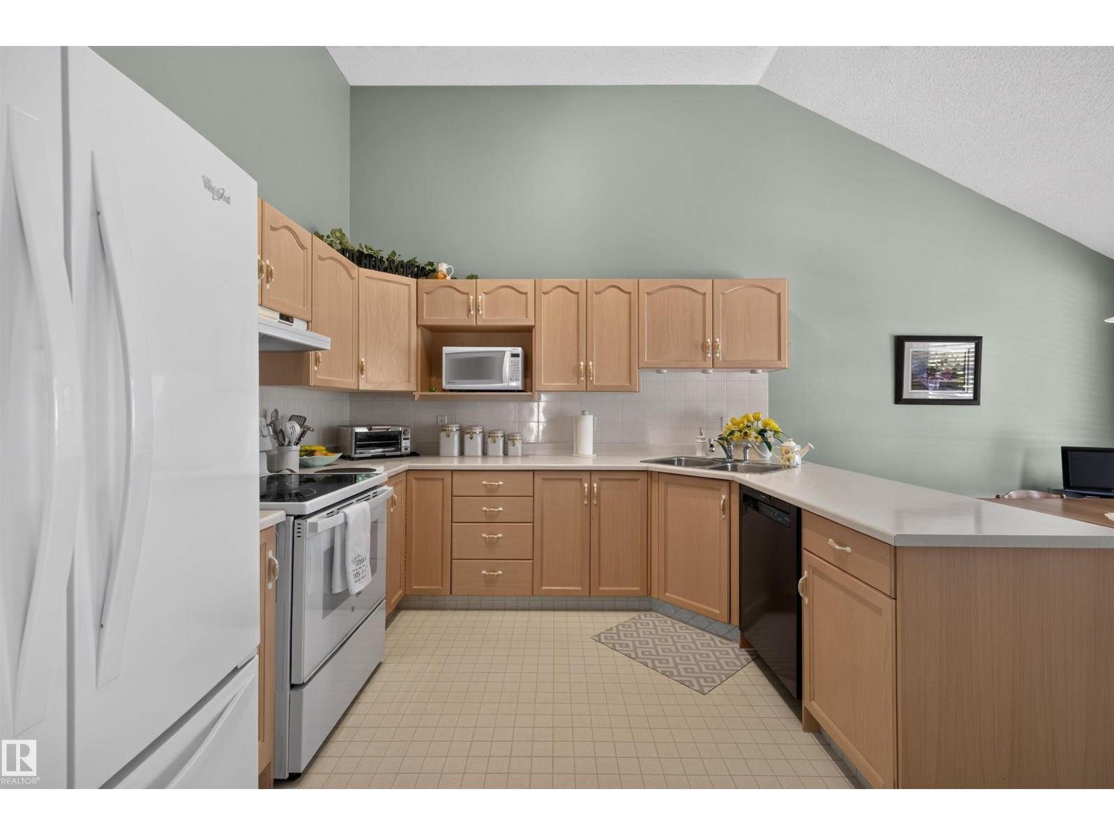 1044 Carter Crest Rd NW, Edmonton, Alberta  T6R 2K2 - Photo 6 - E4495826