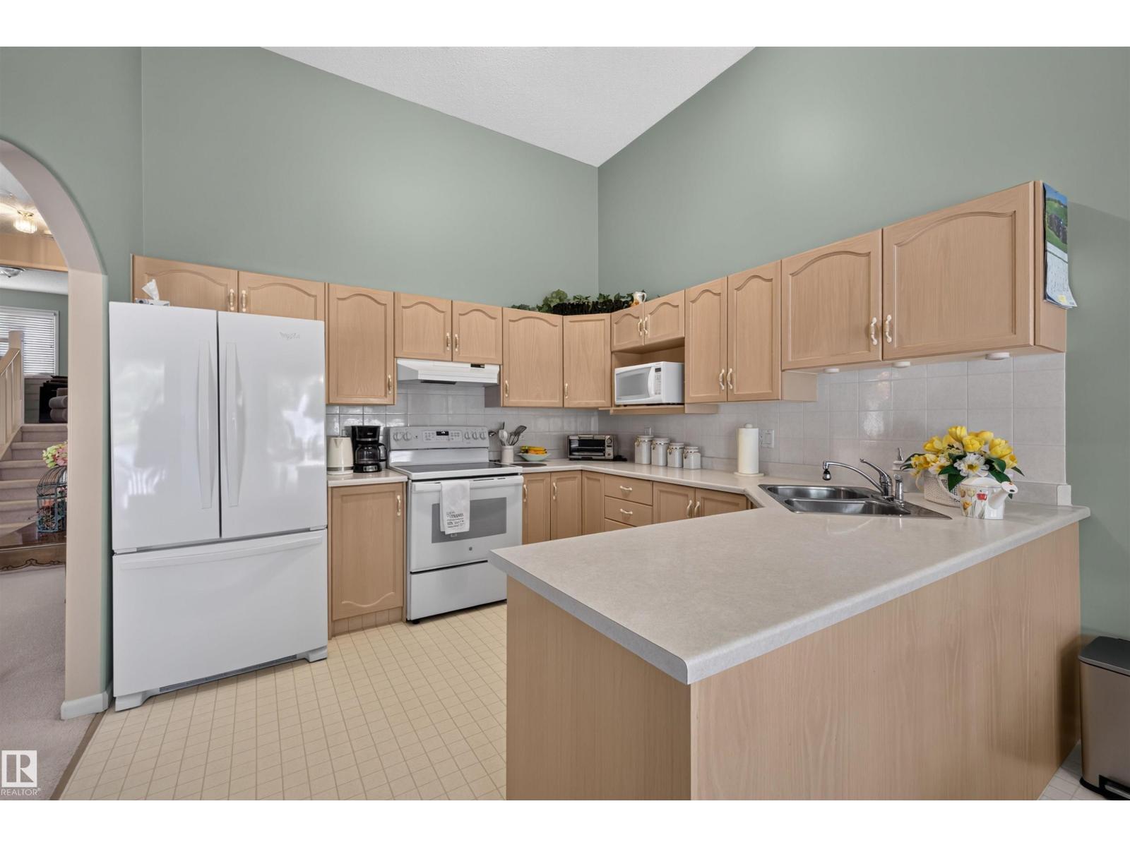 1044 Carter Crest Rd NW, Edmonton, Alberta  T6R 2K2 - Photo 8 - E4495826