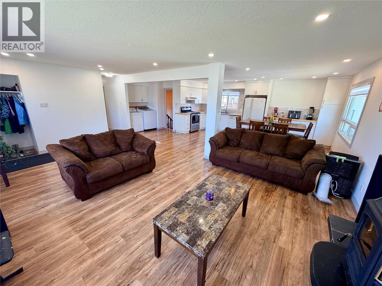 1813 110 Avenue, Dawson Creek, British Columbia  V1G 0A3 - Photo 4 - 10392812