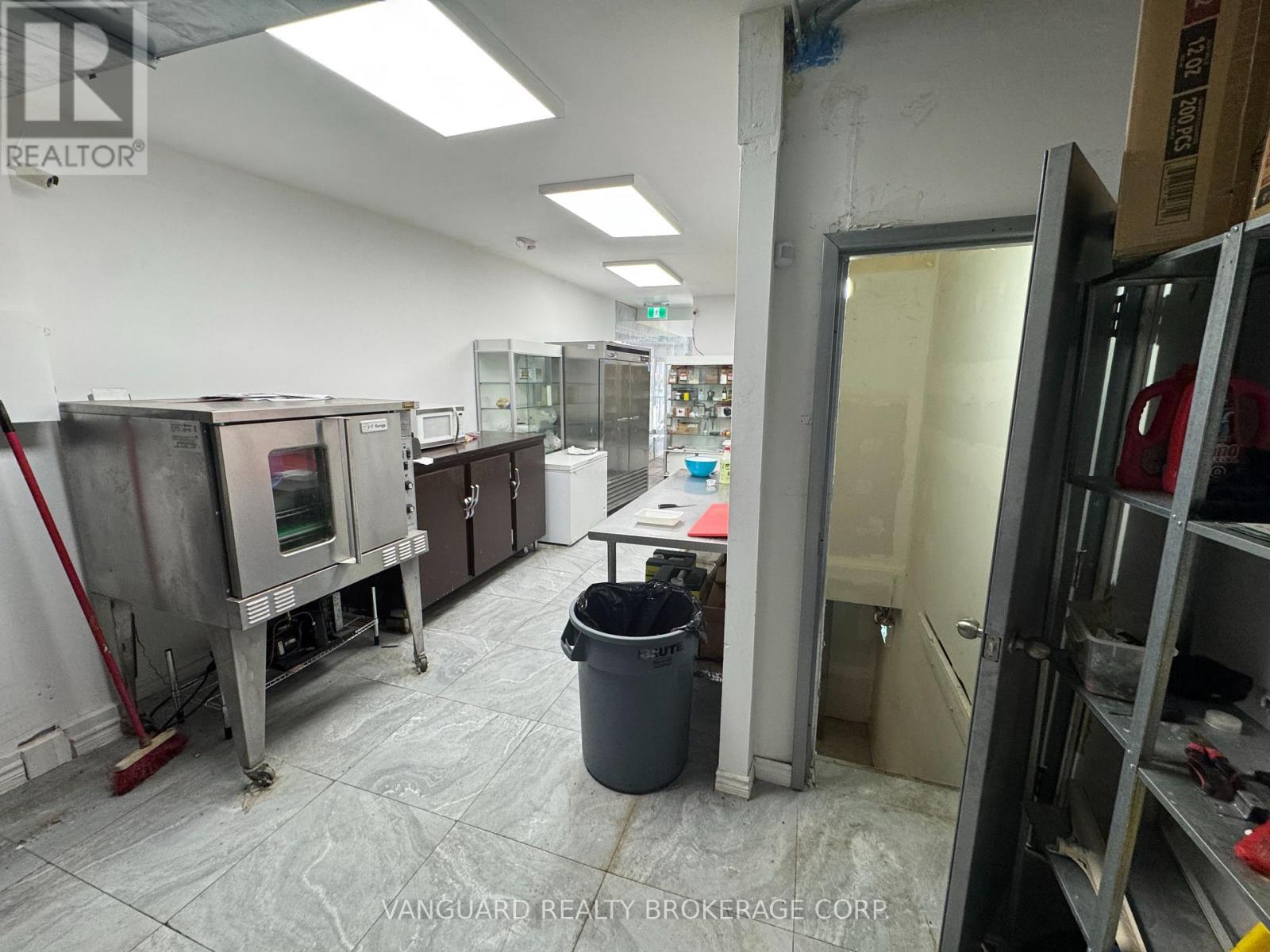 29 Dunlop Street W, Barrie, Ontario  L4N 1A1 - Photo 13 - S13207214