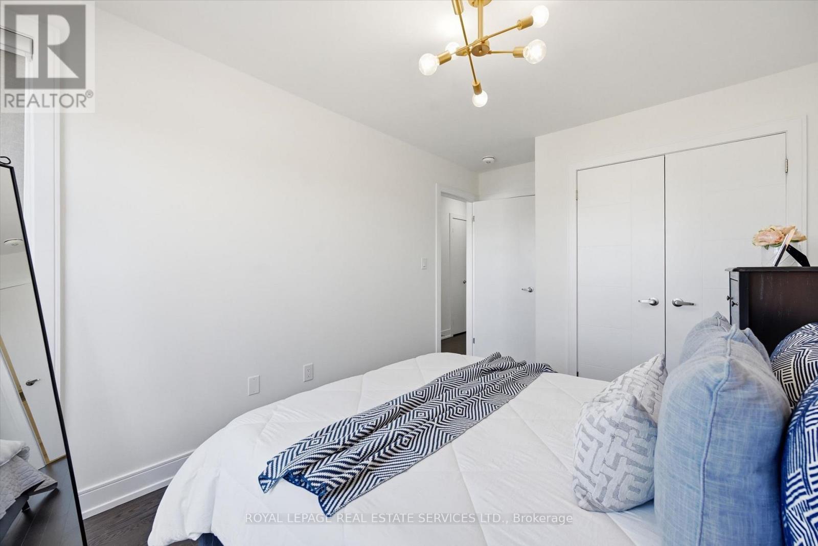 1403 Clarriage Court, Milton, Ontario  L9E 1L6 - Photo 24 - W13493382