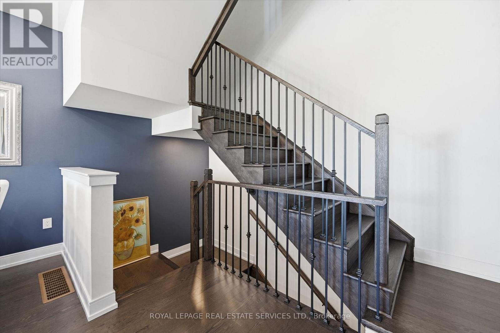 1403 Clarriage Court, Milton, Ontario  L9E 1L6 - Photo 8 - W13493382