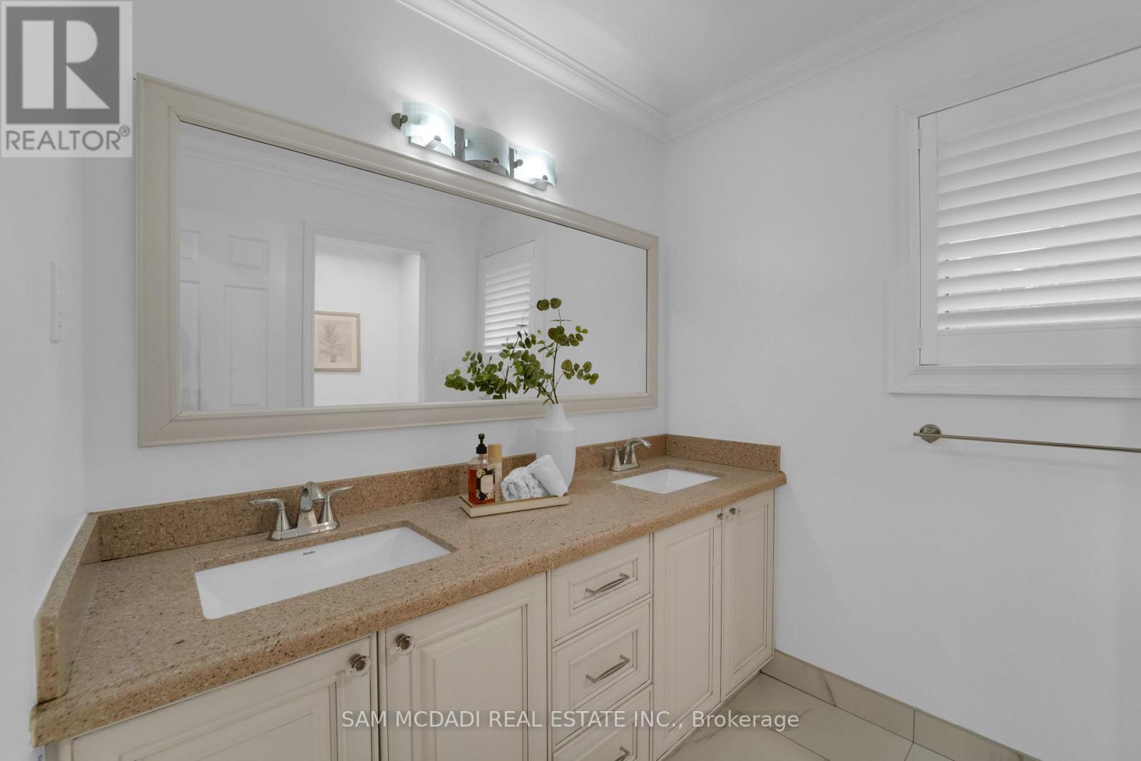 807 Indian Road, Mississauga, Ontario  L5H 1R4 - Photo 31 - W13493418