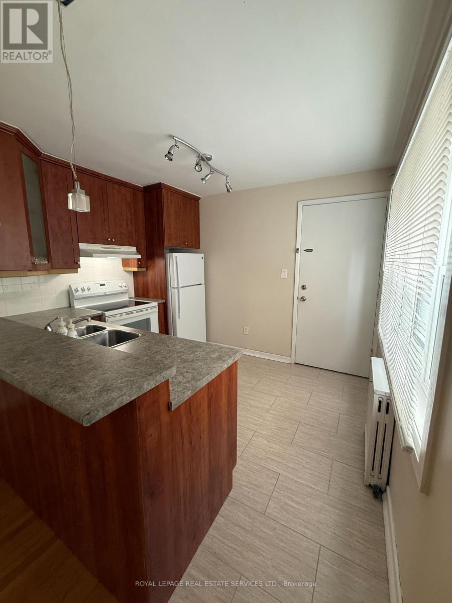#3 - 48 South Kingsway, Toronto, Ontario  M6S 3T3 - Photo 7 - W13493444
