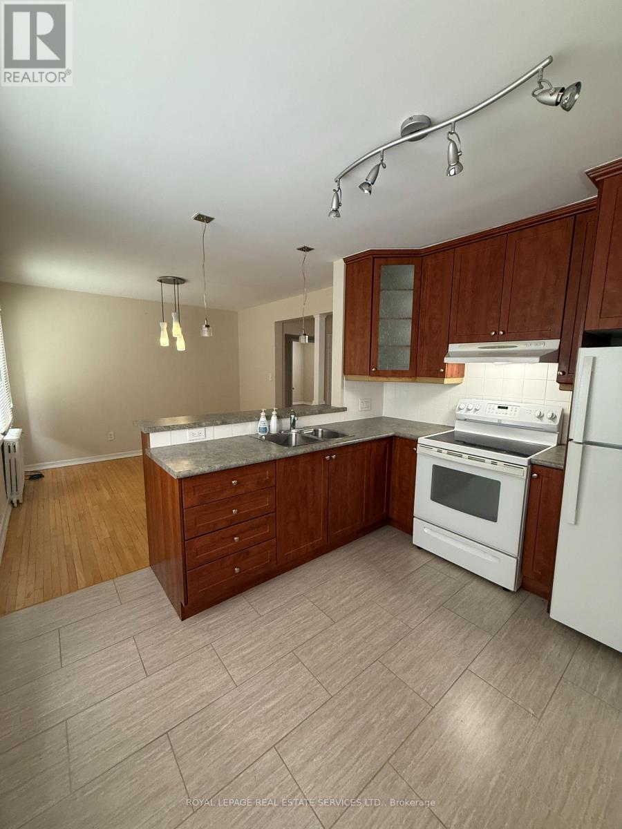 #3 - 48 South Kingsway, Toronto, Ontario  M6S 3T3 - Photo 8 - W13493444
