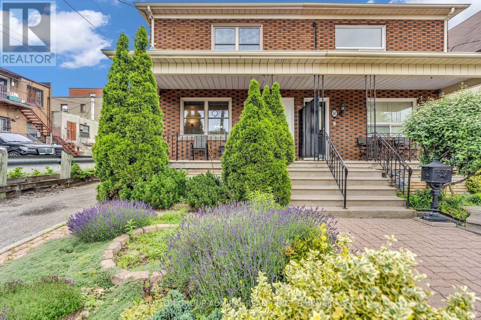 569 Nairn Avenue, Toronto, Ontario  L5N 4P6 - Photo 1 - W13493468