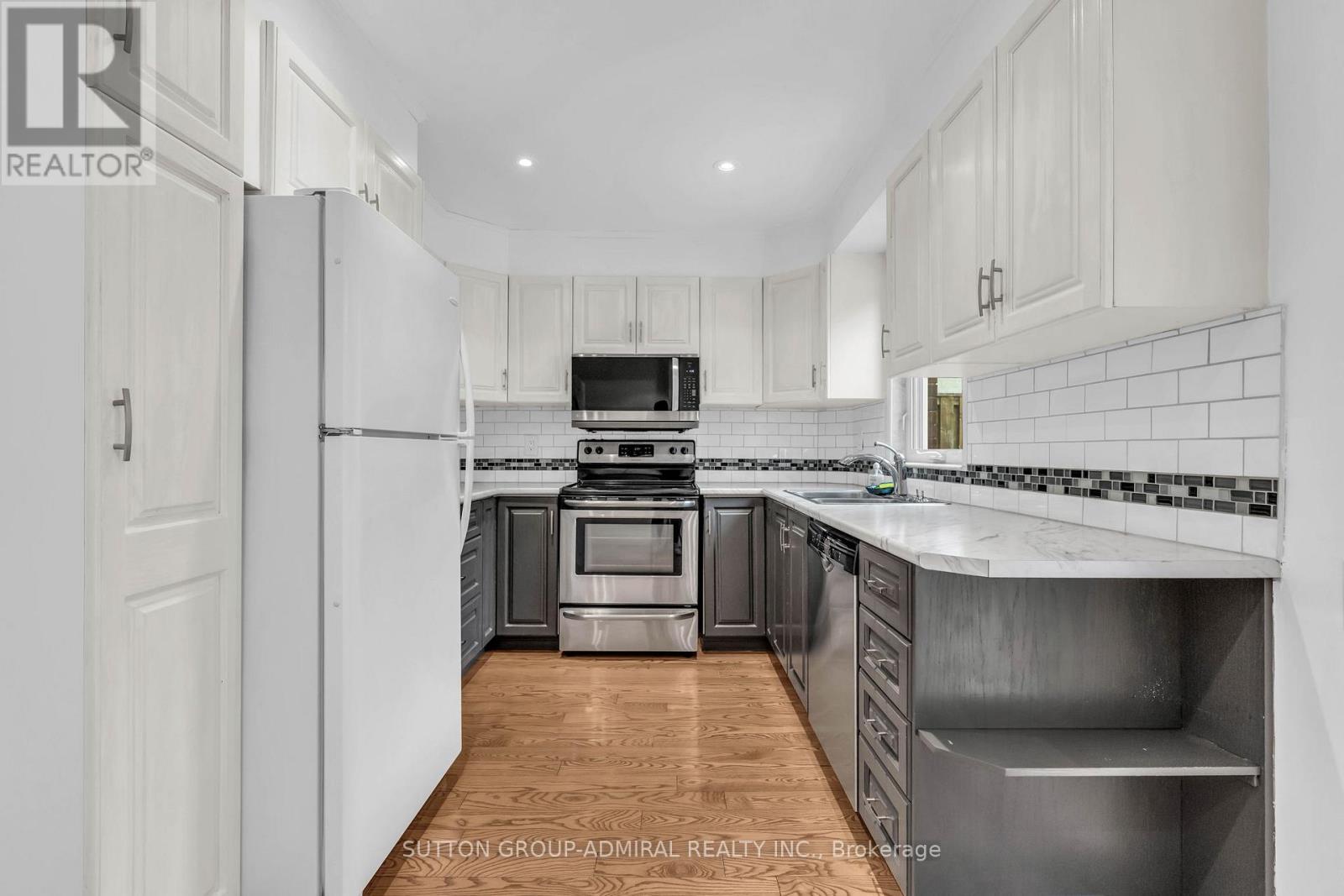 569 Nairn Avenue, Toronto, Ontario  L5N 4P6 - Photo 12 - W13493468