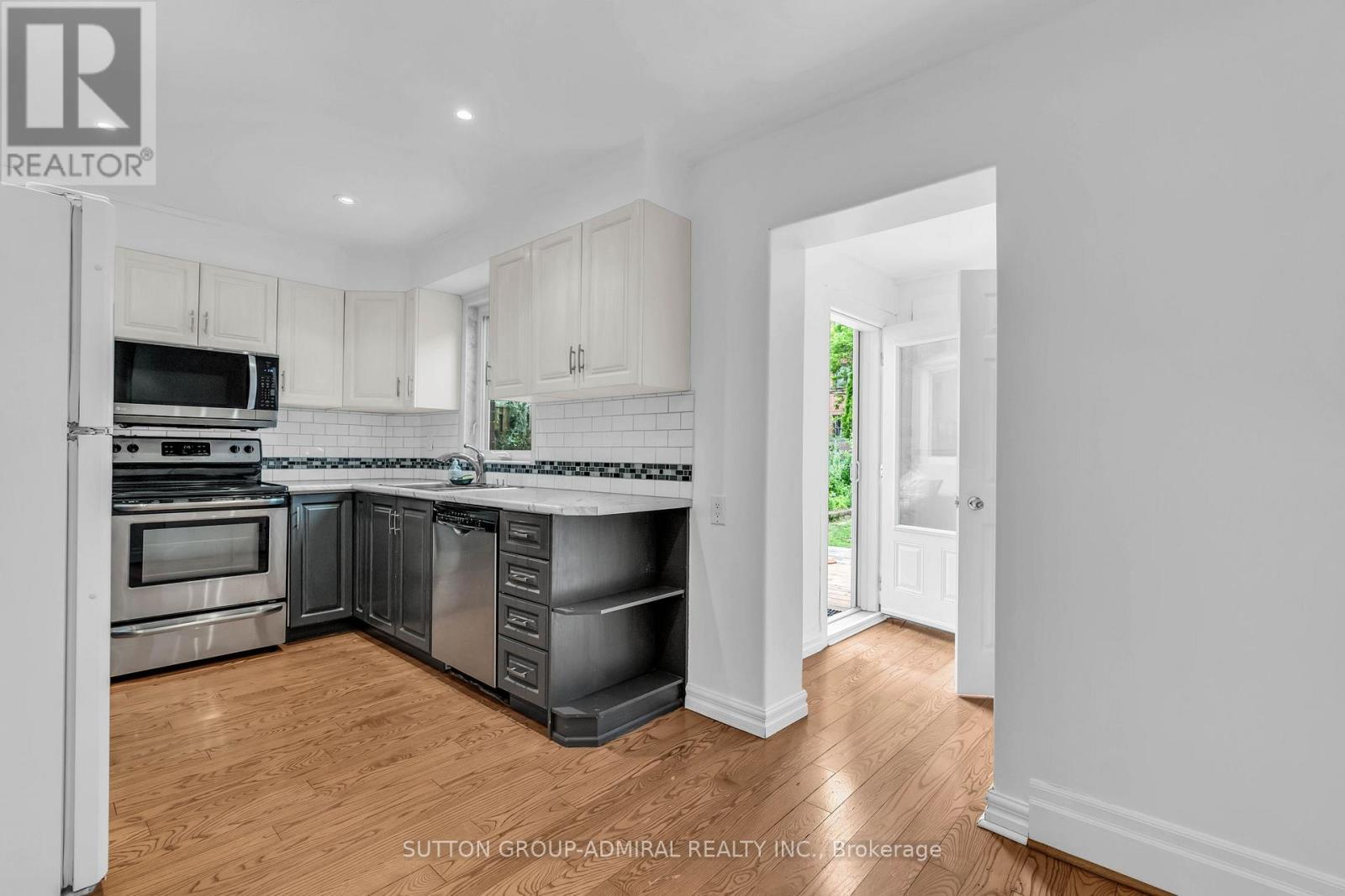 569 Nairn Avenue, Toronto, Ontario  L5N 4P6 - Photo 14 - W13493468