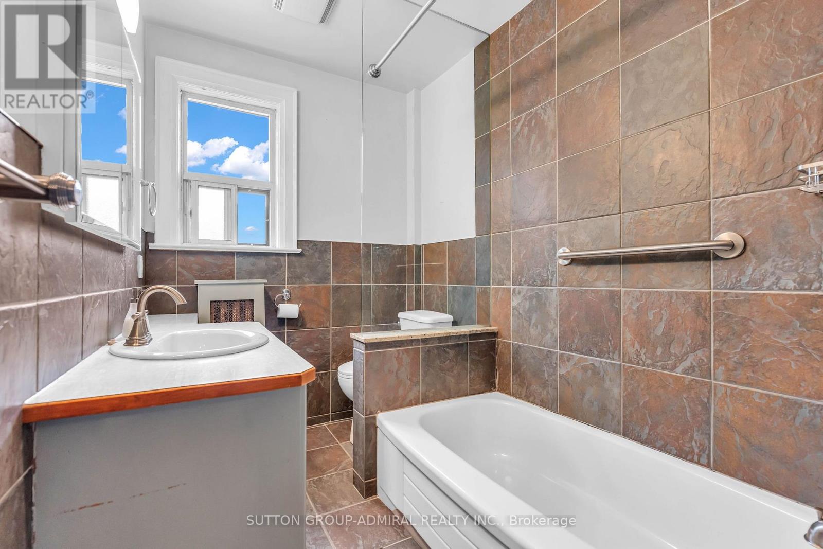 569 Nairn Avenue, Toronto, Ontario  L5N 4P6 - Photo 19 - W13493468