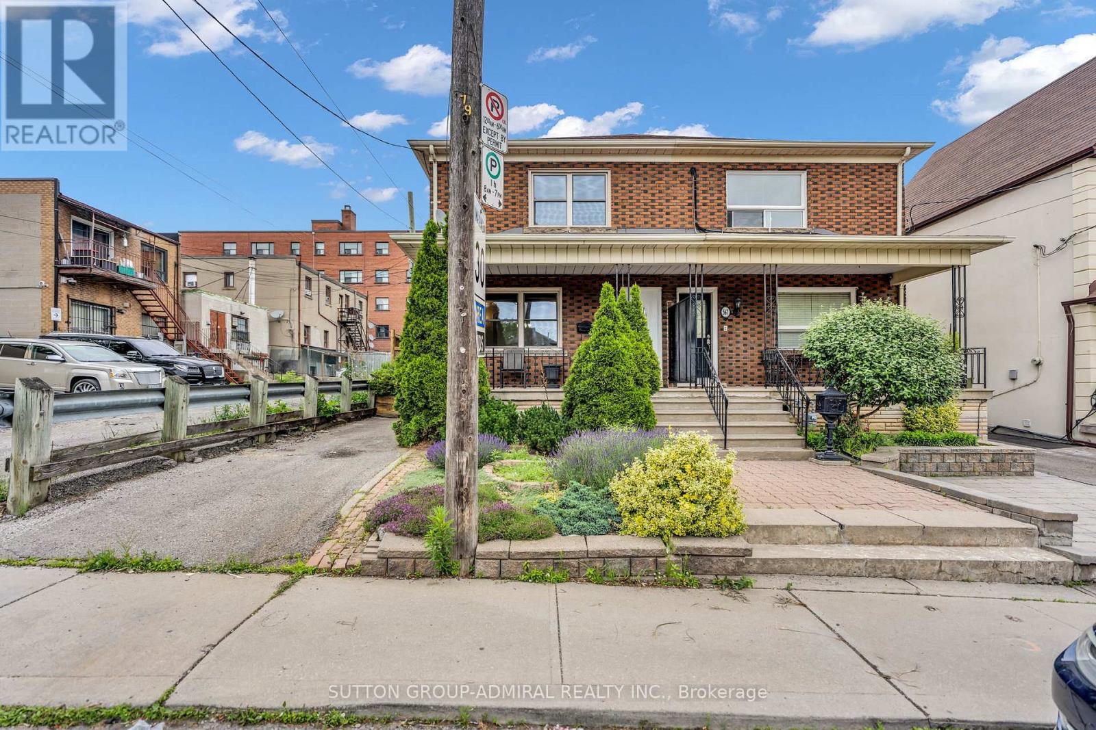 569 Nairn Avenue, Toronto, Ontario  L5N 4P6 - Photo 3 - W13493468