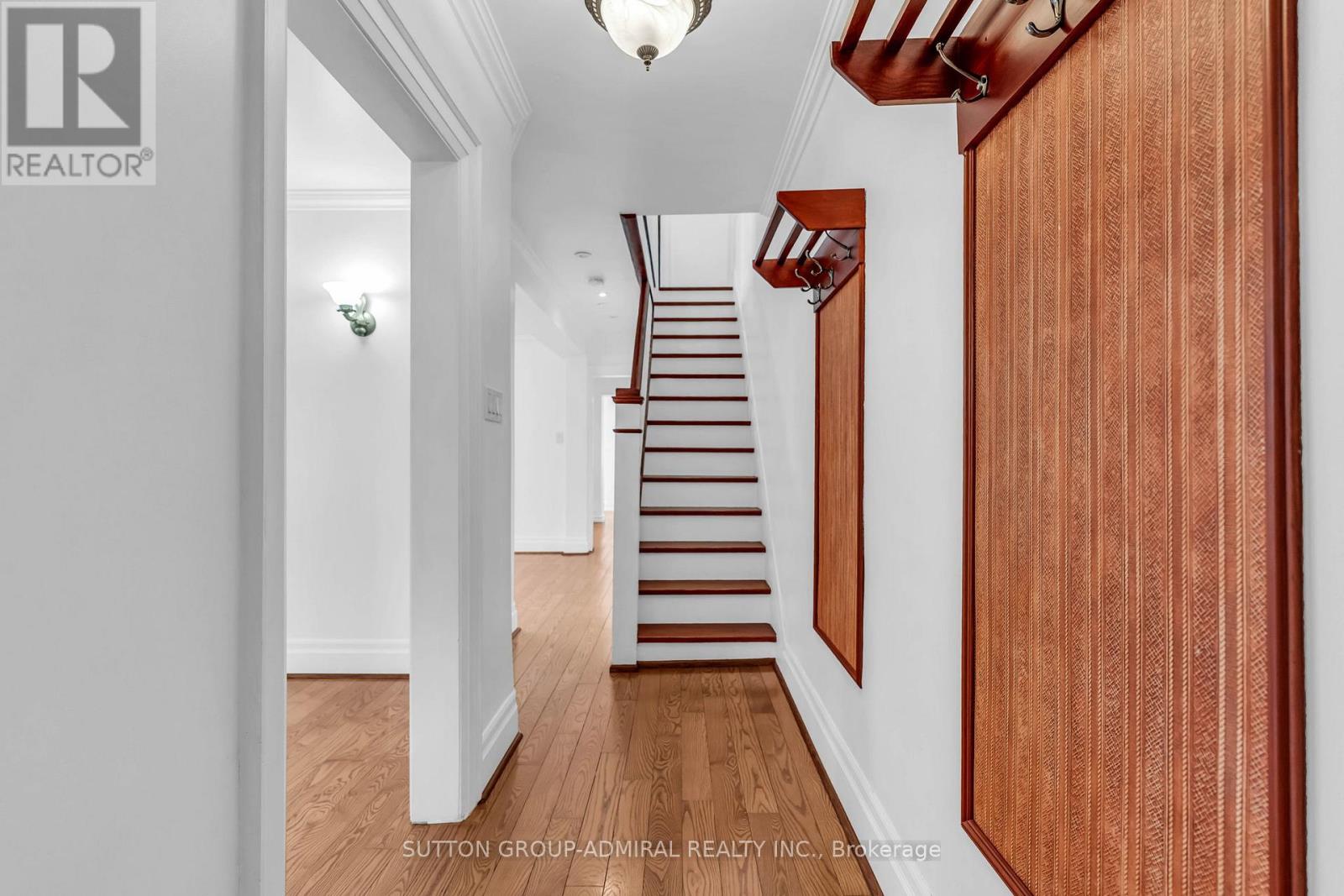 569 Nairn Avenue, Toronto, Ontario  L5N 4P6 - Photo 6 - W13493468