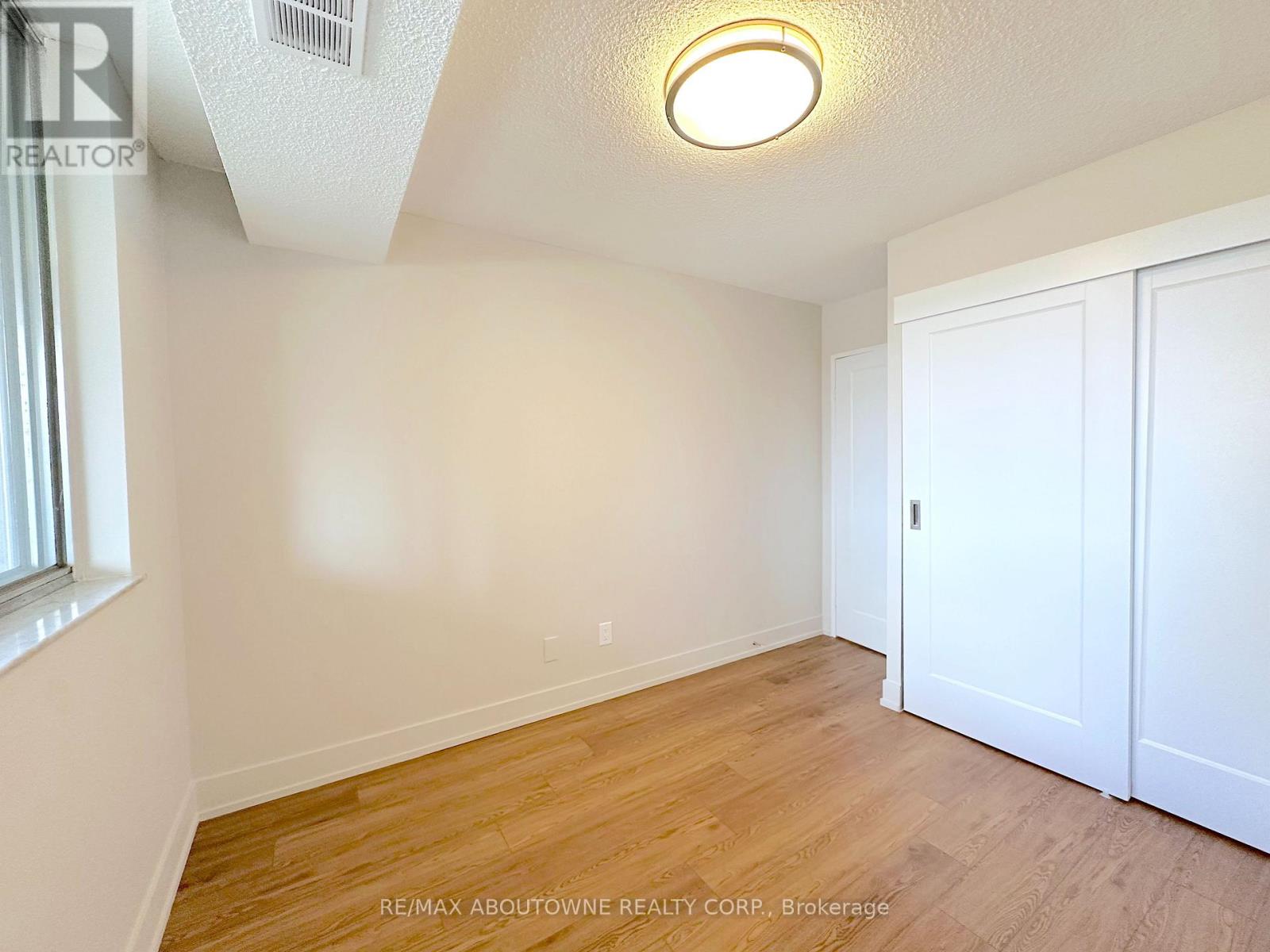 916 - 165 La Rose Avenue, Toronto, Ontario  M9P 3S9 - Photo 11 - W13493496