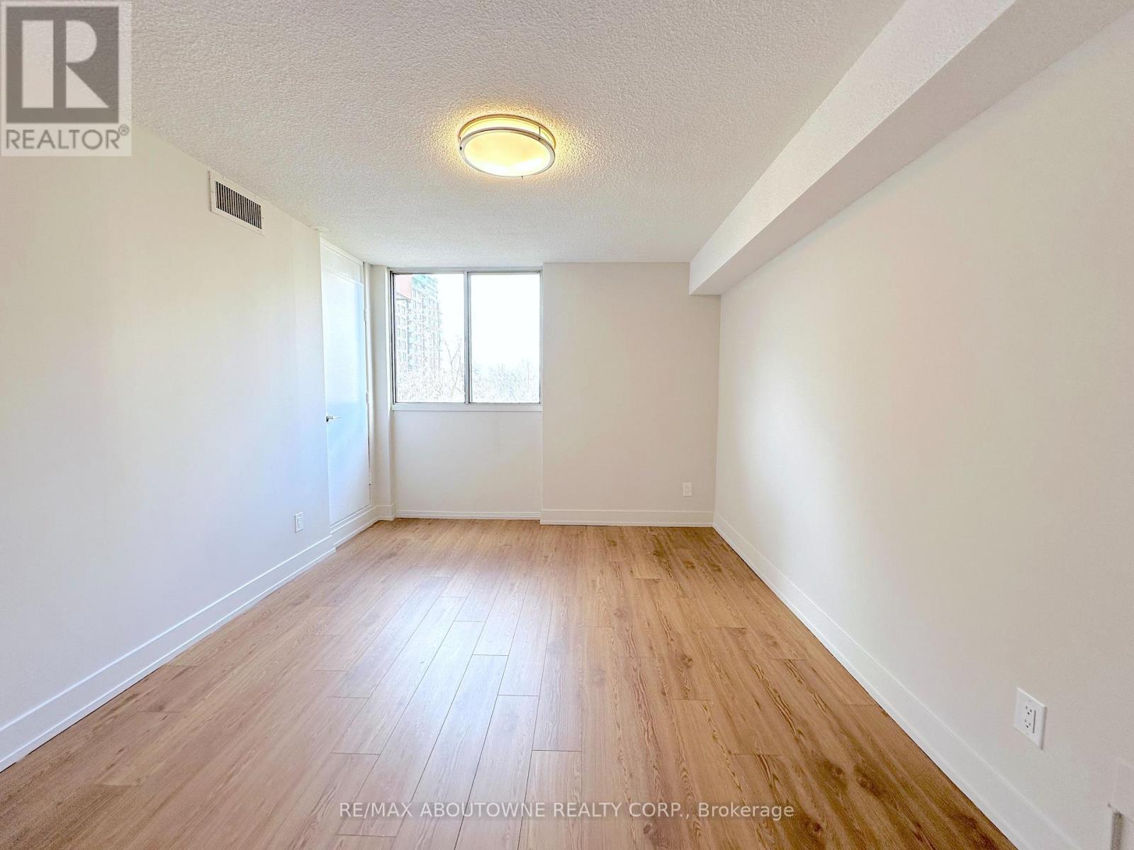 916 - 165 La Rose Avenue, Toronto, Ontario  M9P 3S9 - Photo 13 - W13493496