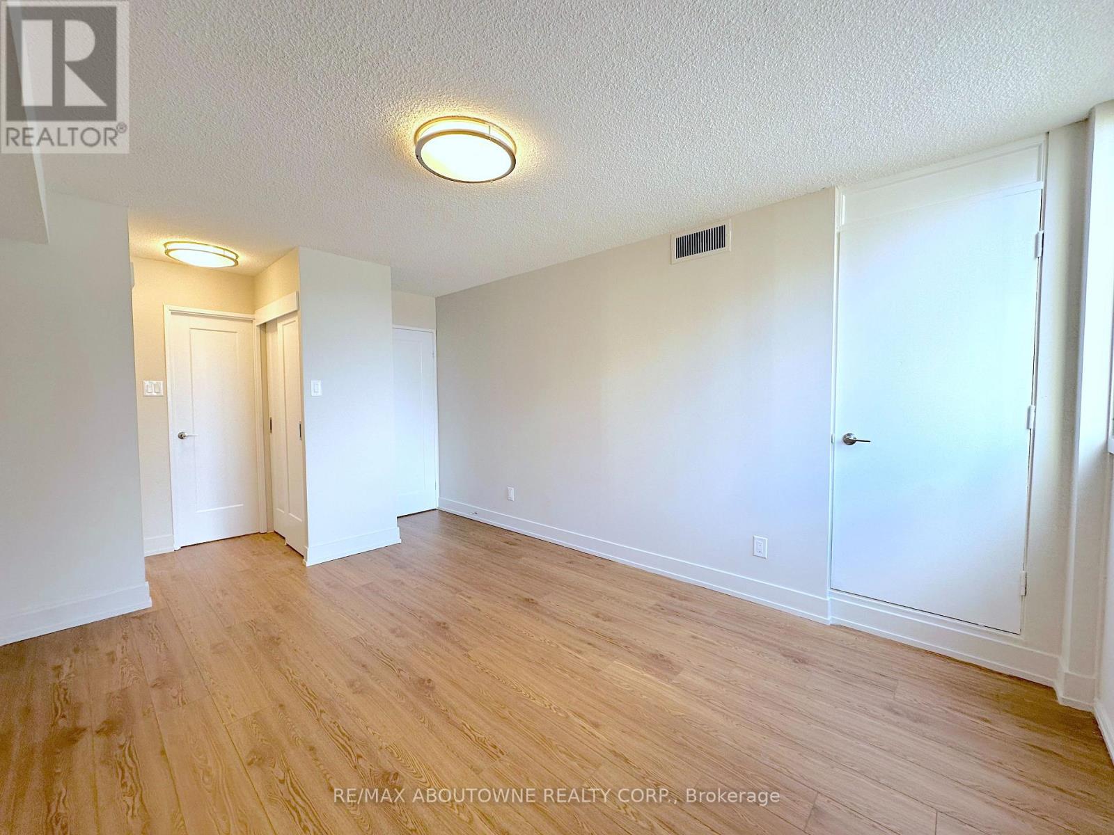 916 - 165 La Rose Avenue, Toronto, Ontario  M9P 3S9 - Photo 14 - W13493496