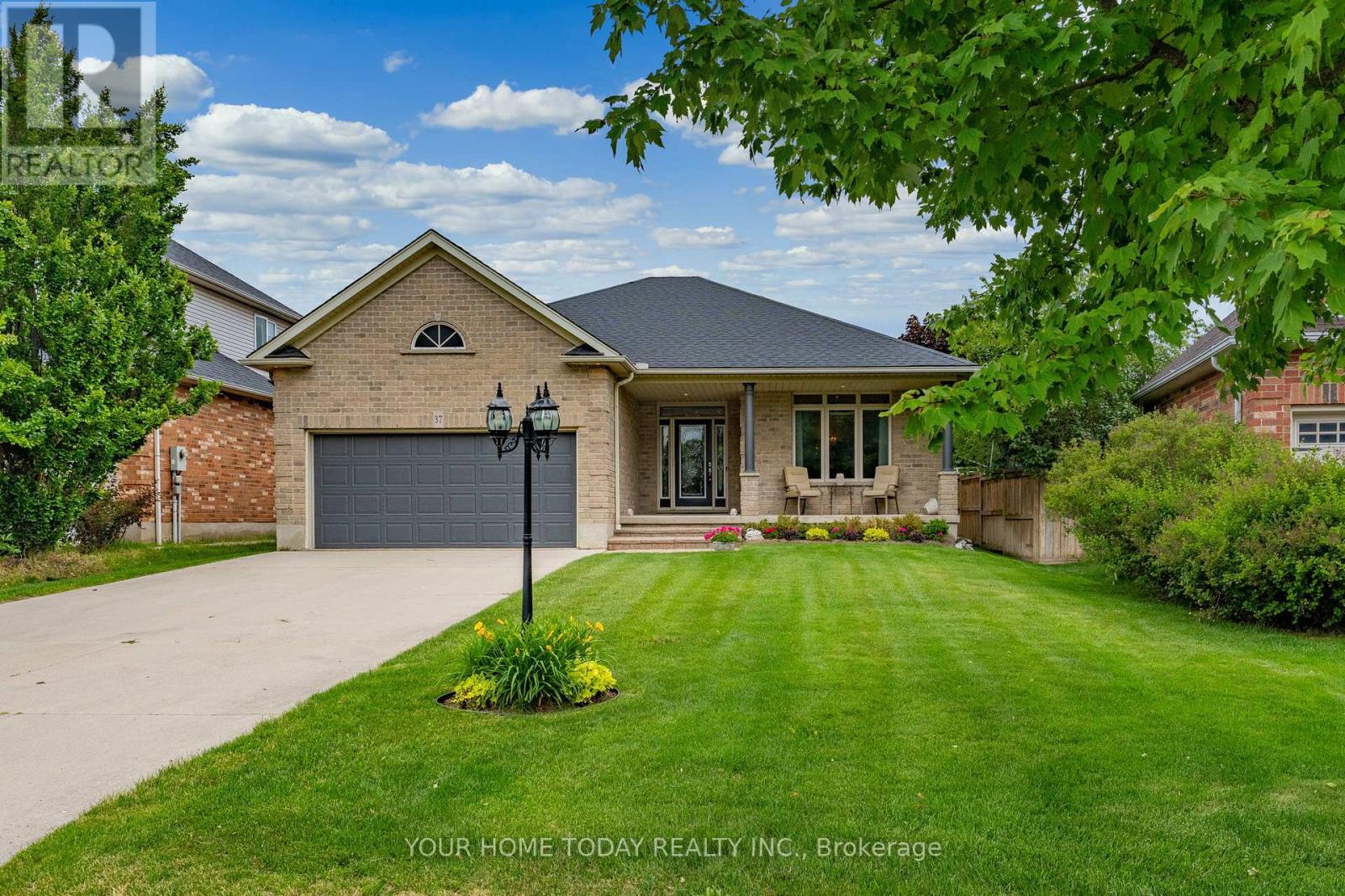 37 Dawkins Crescent, Halton Hills, Ontario  L7J 2Z5 - Photo 1 - W13493562