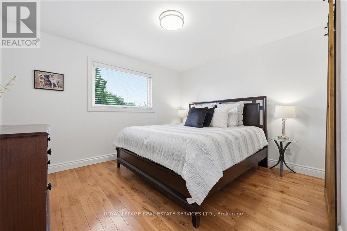 2035 Pen Street, Oakville, Ontario  L6H 3L2 - Photo 19 - W13493610