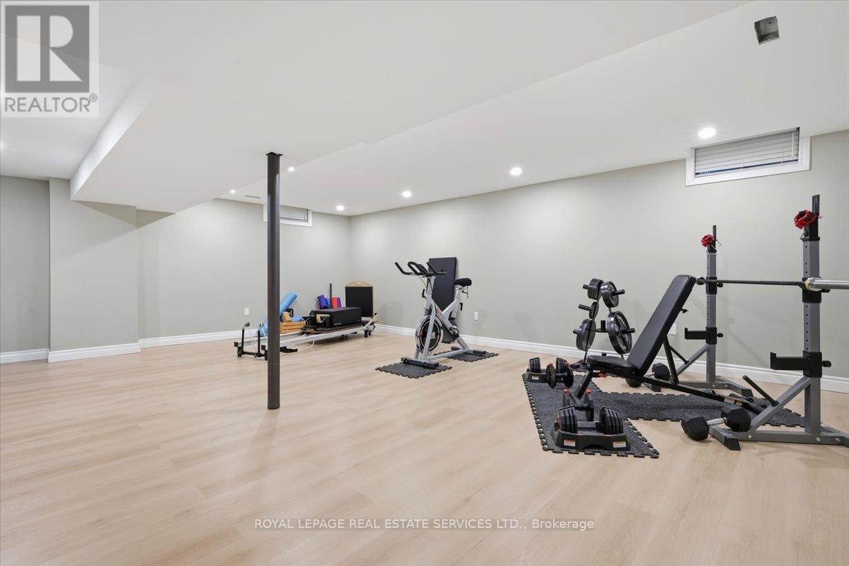 2035 Pen Street, Oakville, Ontario  L6H 3L2 - Photo 32 - W13493610