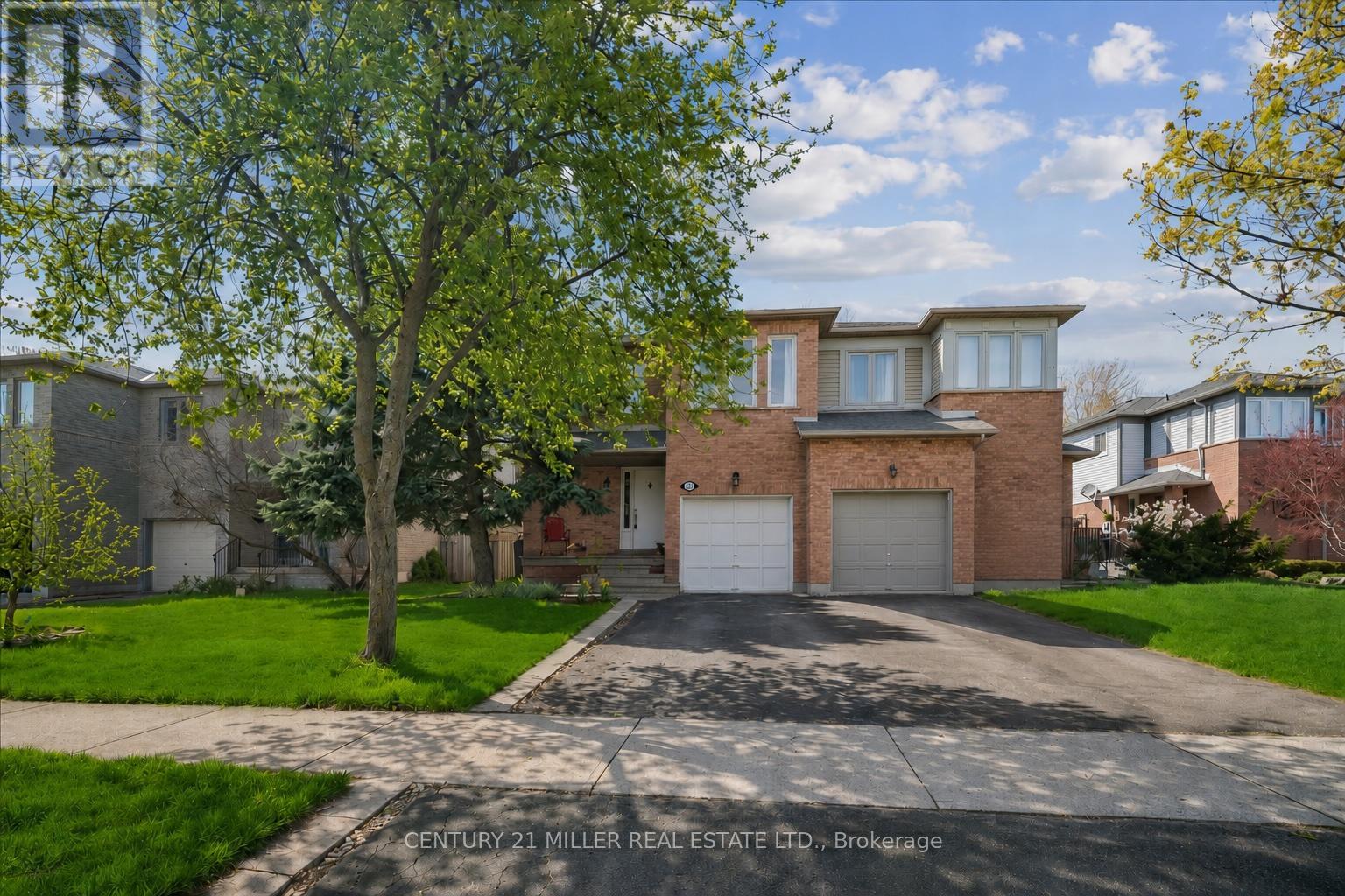 421 LEVANNA LANE, Oakville, Ontario