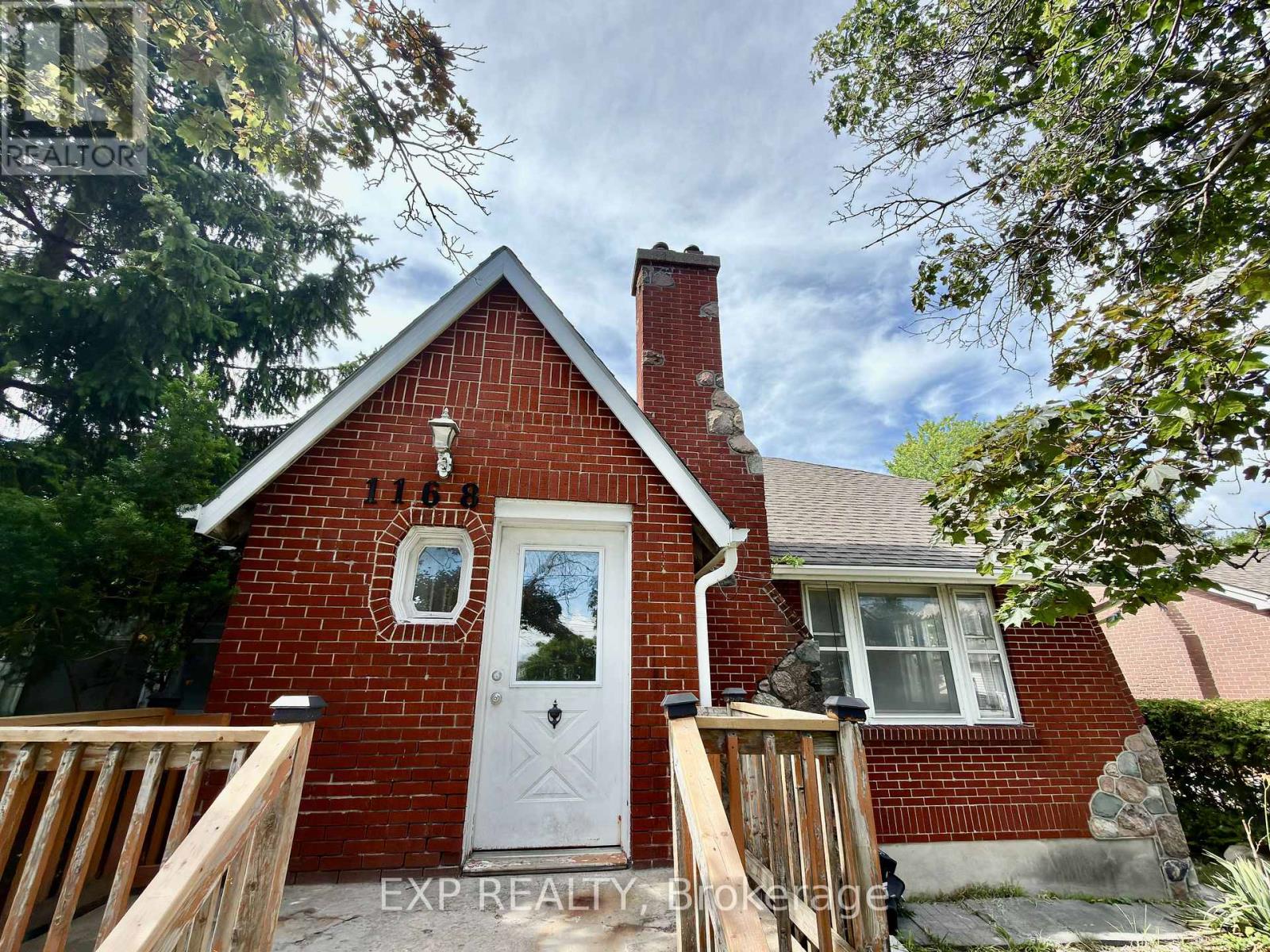 1168 OXFORD STREET E, London East, Ontario