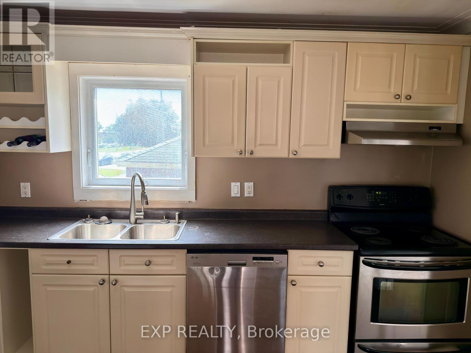 1168 Oxford Street E, London East, Ontario  N5Y 3M1 - Photo 3 - X13489694