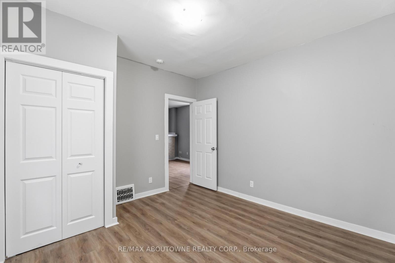 Main - 107 Lake Street, St. Catharines, Ontario  L2R 5X7 - Photo 10 - X13493526