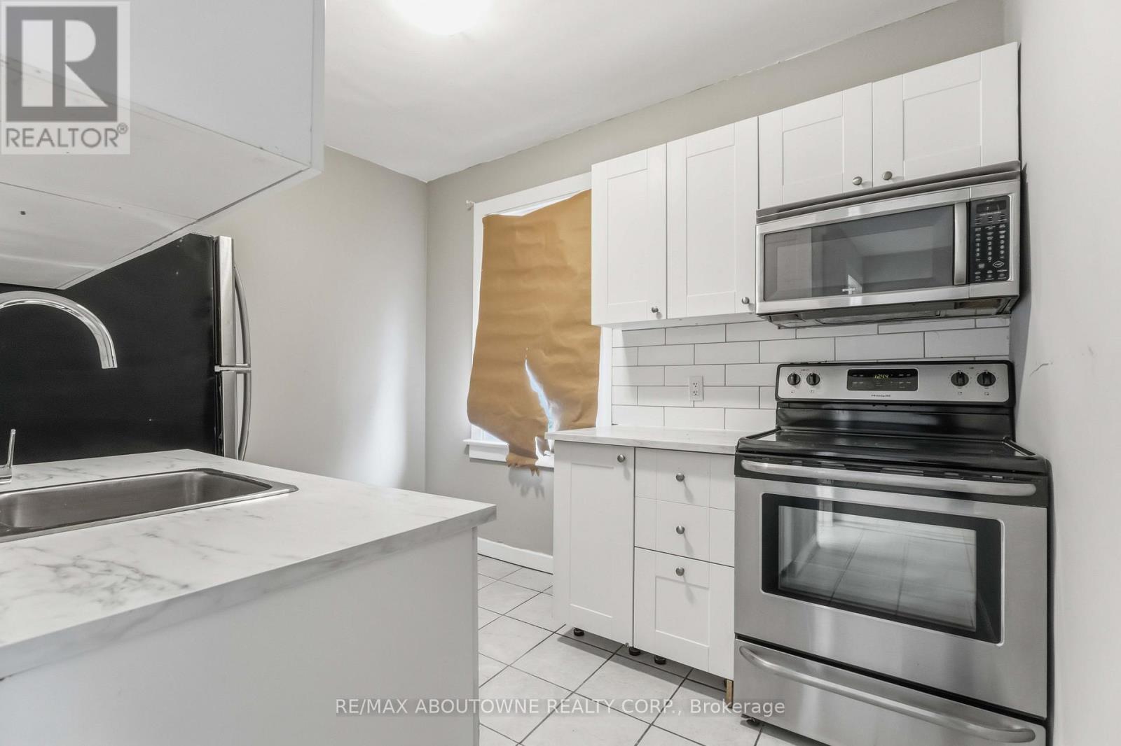 Main - 107 Lake Street, St. Catharines, Ontario  L2R 5X7 - Photo 11 - X13493526