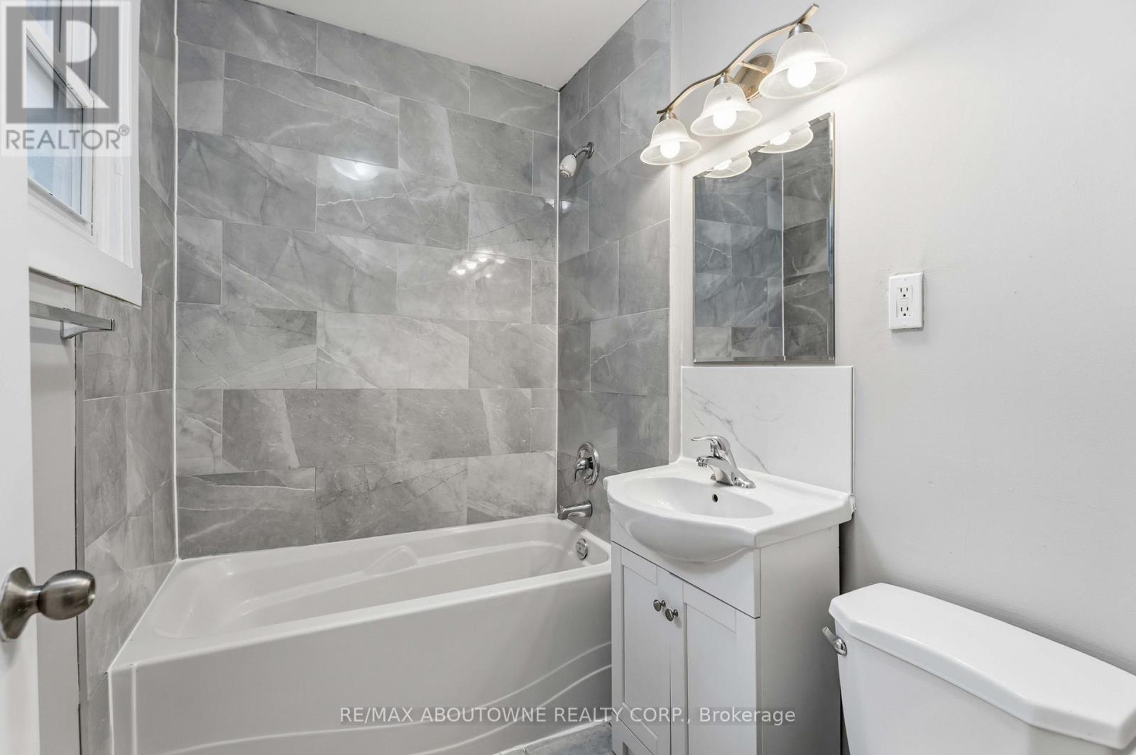 Main - 107 Lake Street, St. Catharines, Ontario  L2R 5X7 - Photo 14 - X13493526