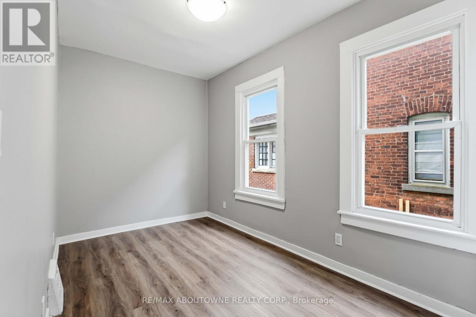 Main - 107 Lake Street, St. Catharines, Ontario  L2R 5X7 - Photo 9 - X13493526